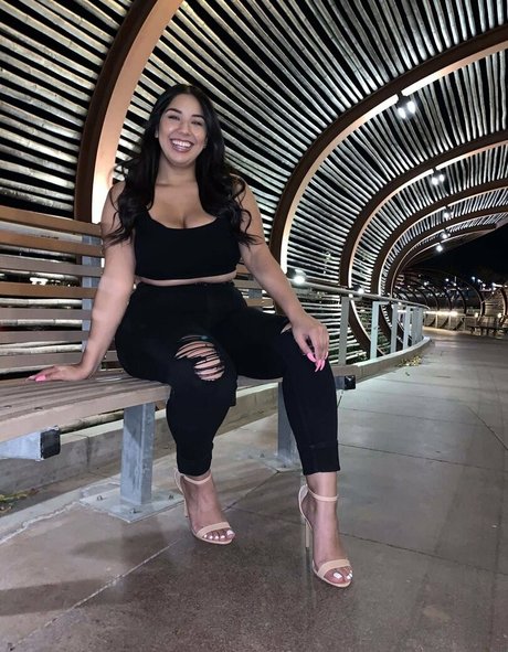 ウェブカメラ オンリーファンズ えろ 写真