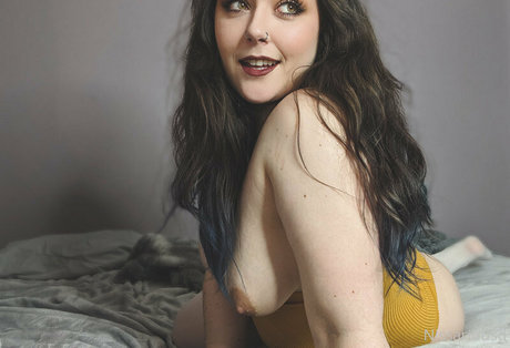 背が高くて巨乳のOnlyFans エロ ギャラリー