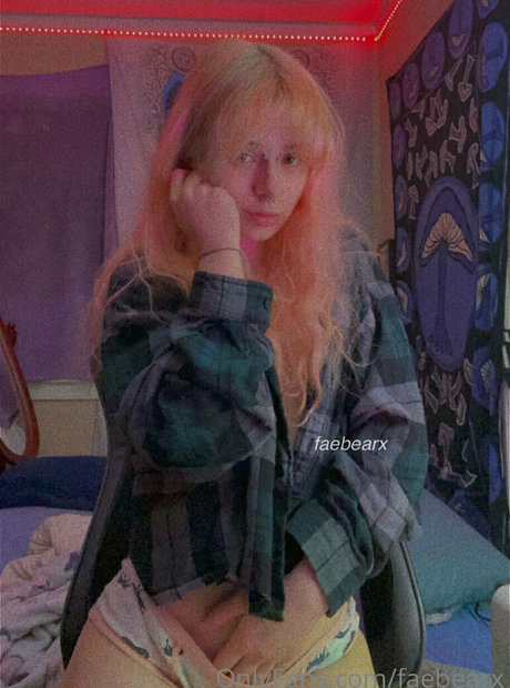 faebearx ポルノスター 画像