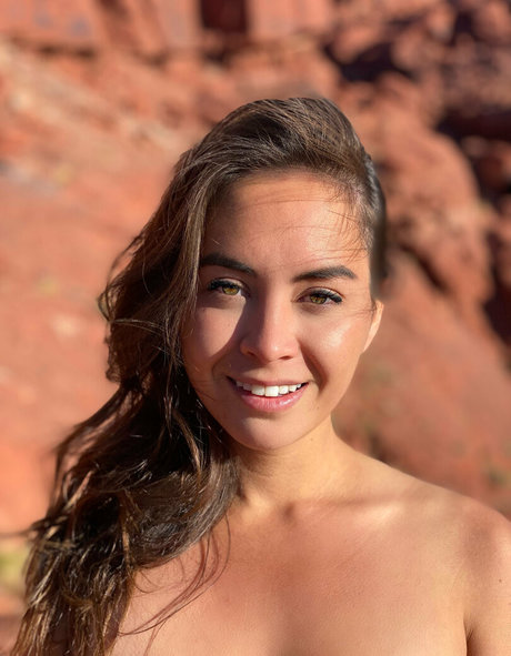 ヴィゴ・オンリーファンズ 美しい裸 画像