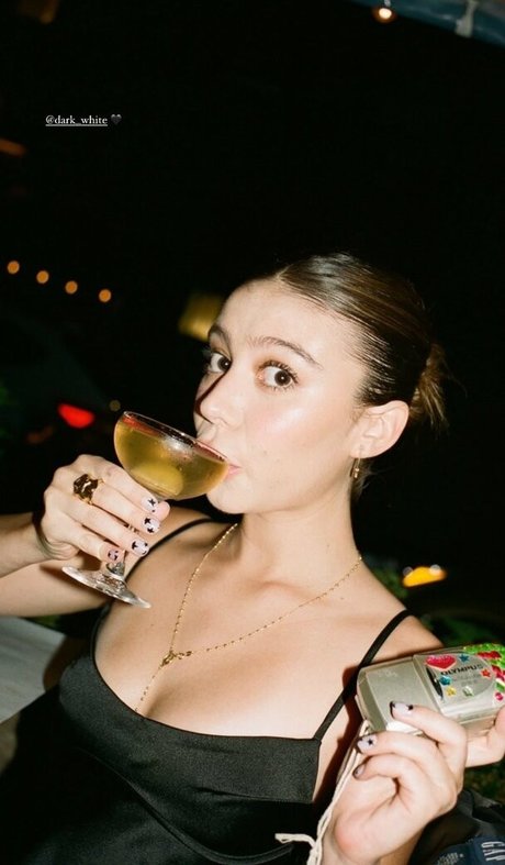 Genevieve Hannelius 独占スター 写真