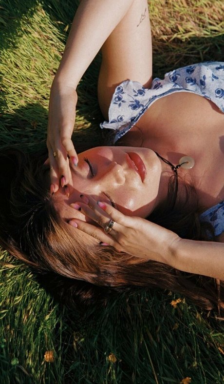 Genevieve Hannelius 素敵なスター 写真