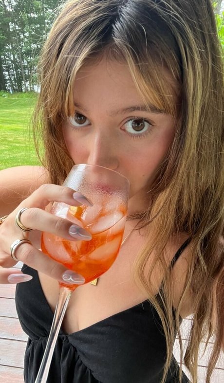 Genevieve Hannelius ポルノ女優 ギャラリー