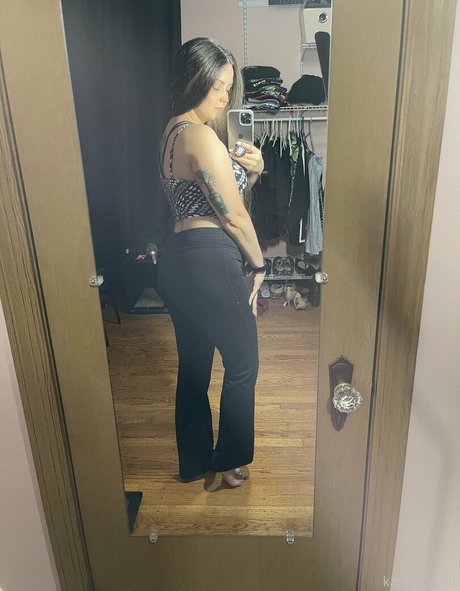 ヌード教師オンリーファンズ ポルノ ギャラリー