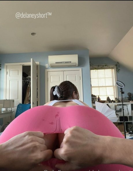 delaneyshort アダルトモデル 写真