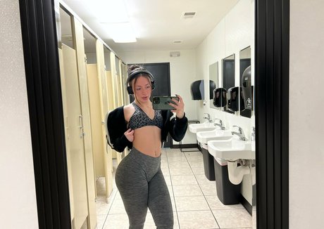 delaneyshort ヌード女優 写真