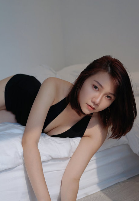 18歳以下の無料OnlyFans セクシー 写真