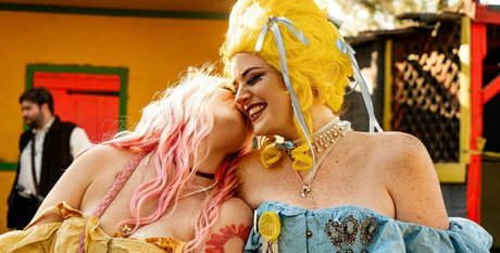 ジンジャートゥインクオンリーファンズ 裸 写真