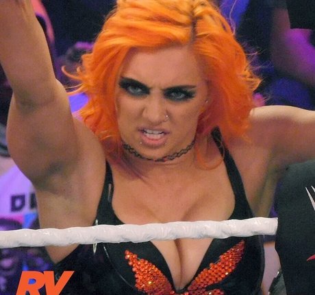 GiGi Dolan セックスモデル 写真