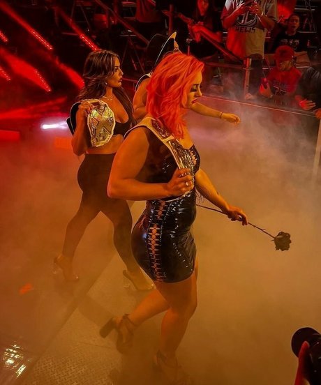 GiGi Dolan アートスター 画像