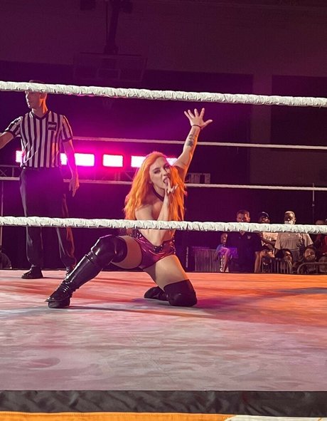 騎乗位熟女OnlyFans 美しい裸 写真