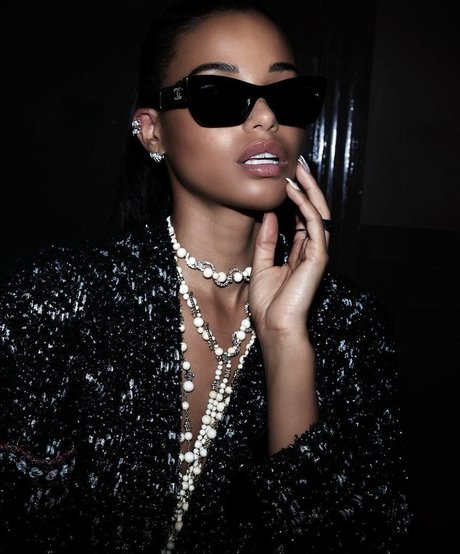 ジムガールズオンリーファンズ ヌード 写真