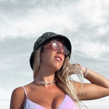 太めのブロンドオンリーファンズ セクシーxxx 写真