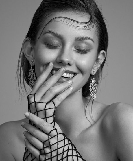 18歳のオンリーファンズ 無料ポルノ 画像