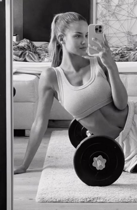 フェイシャルオンリーファンズ ポルノ 写真