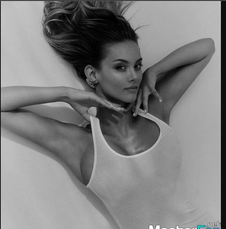 かわいいティーンのオンリーファンズ 無料xxx 画像