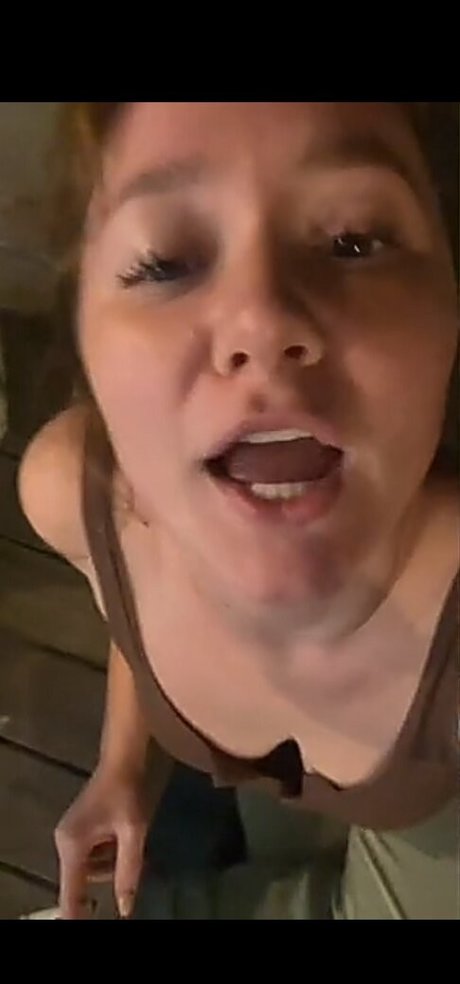 Emma Kenney ポルノモデル ギャラリー