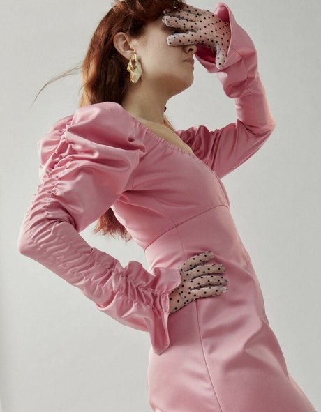 Olivia Cooke ポルノスター アート 写真