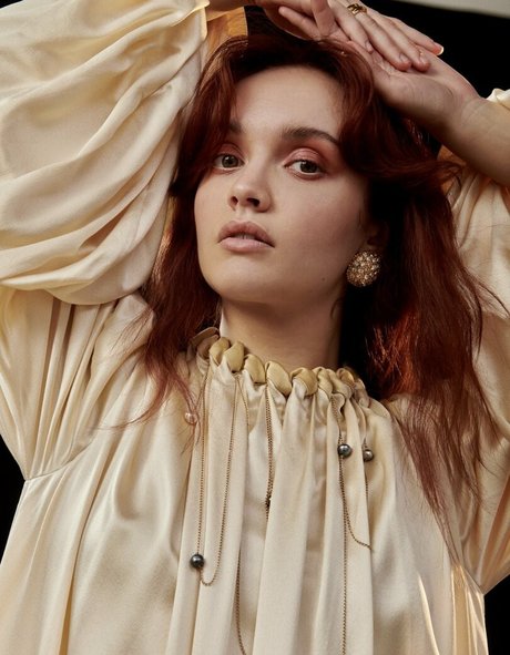 Olivia Cooke エロティックなスター 写真