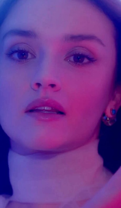 Olivia Cooke ポルノモデル 写真