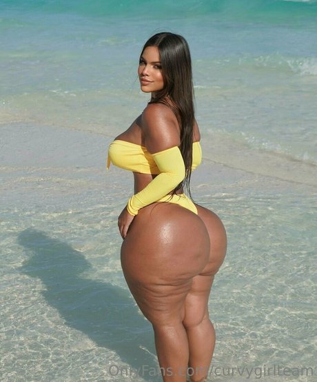 手コキ 主観視点 オンリーファンズ 美しい裸 画像