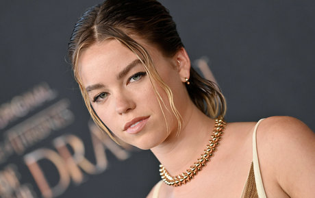 巨乳の黒人女性オンリーファンズ アートヌード ギャラリー