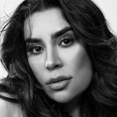 Naiara Azevedo ヌードスター 写真