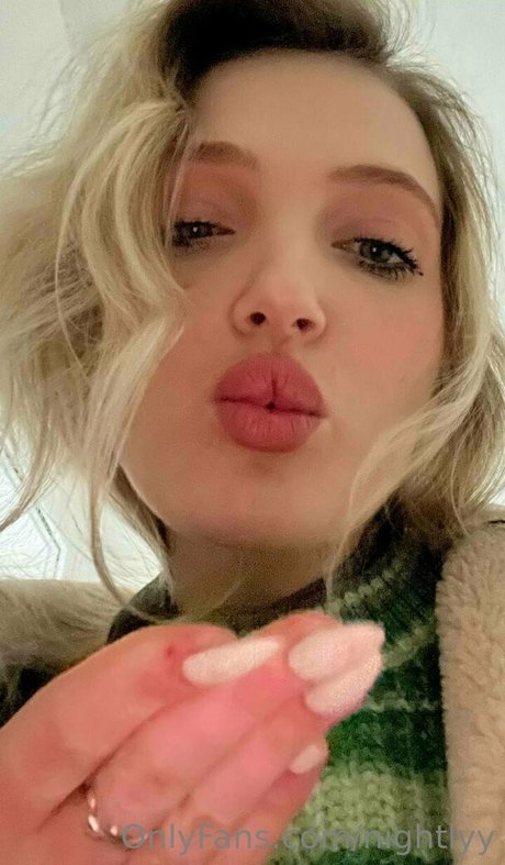 赤毛のソロOnlyFans 無料アダルト 写真