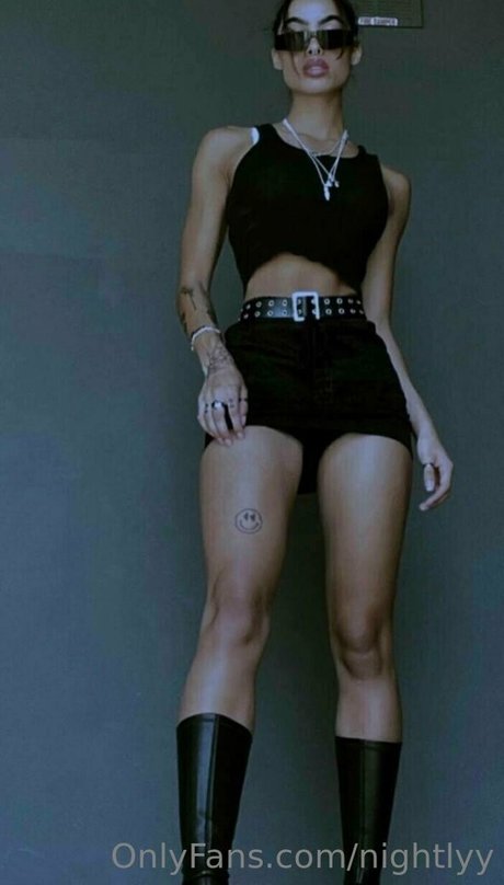 アマチュアヌードオンリーファンズ ヌード ギャラリー