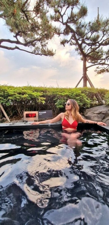 Laure Valee トップポルノスター 写真