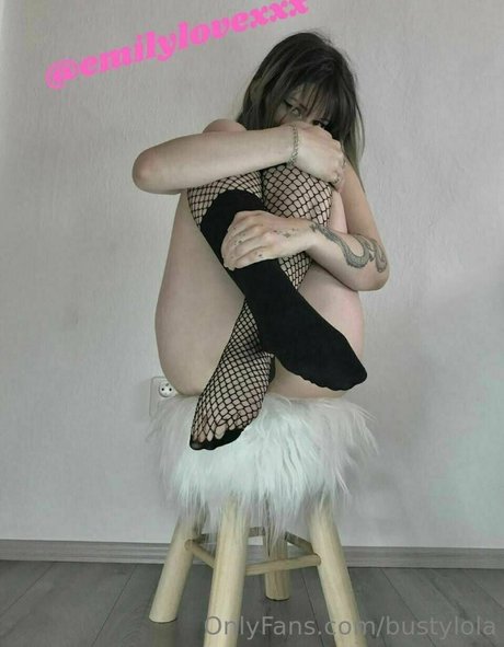 bustylola 素敵なモデル 写真