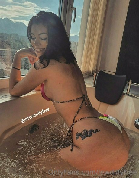 痩せたアジア人ティーン OnlyFans 美しいxxx アーカイブ