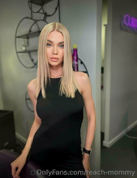 裸の熟女オンリーファンズ セクシー 写真