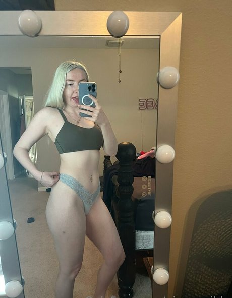 大きなお尻と巨乳のオンリーファンズ 無料ヌード アーカイブ