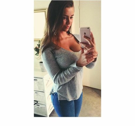 Alma Tandrup 完璧なスター 写真