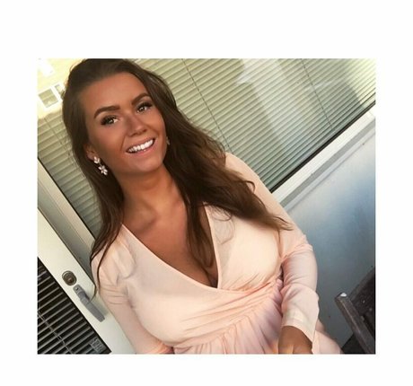 ぽっちゃり 主観視点 OnlyFans ポルノ ギャラリー