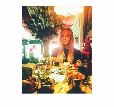 Alma Tandrup xxx女優 写真