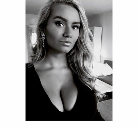 Alma Tandrup 無料モデル 写真