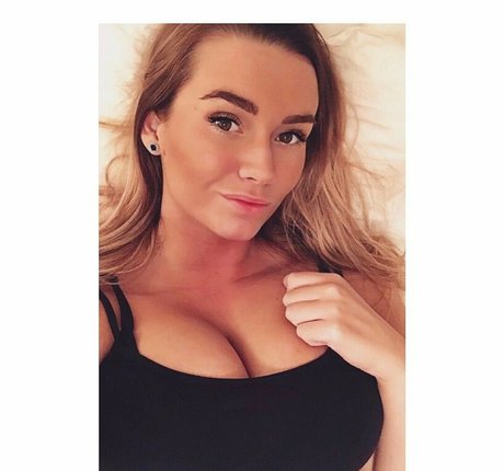 Alma Tandrup スター ヌード 写真