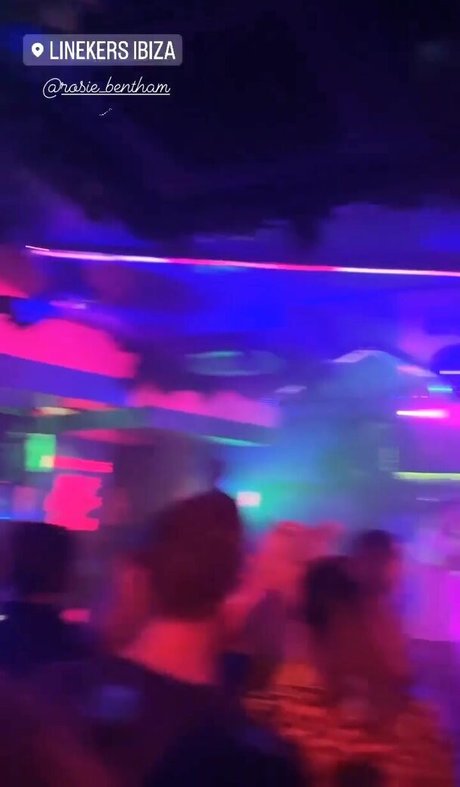 Rosie Bentham 素敵なスター ギャラリー