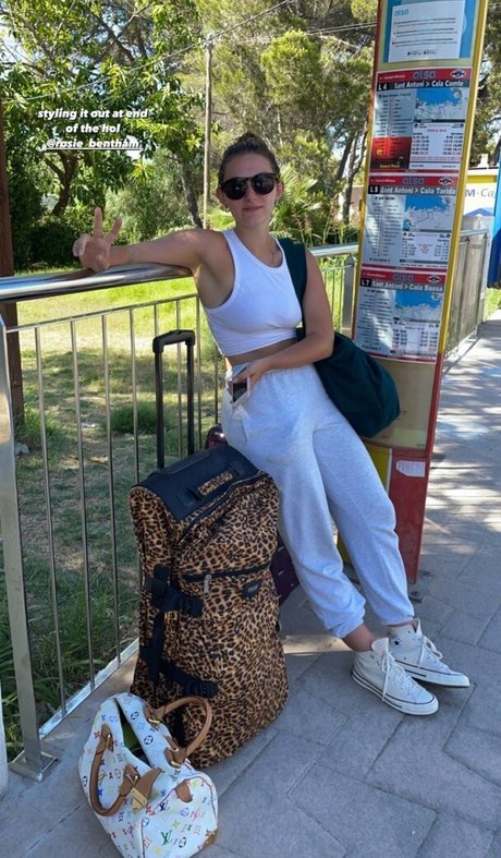 Rosie Bentham 最高のモデル アーカイブ