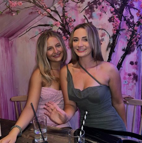 Rosie Bentham 裸の女優 ギャラリー