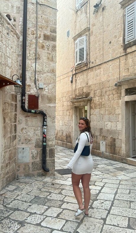 Rosie Bentham 美しいスター 画像