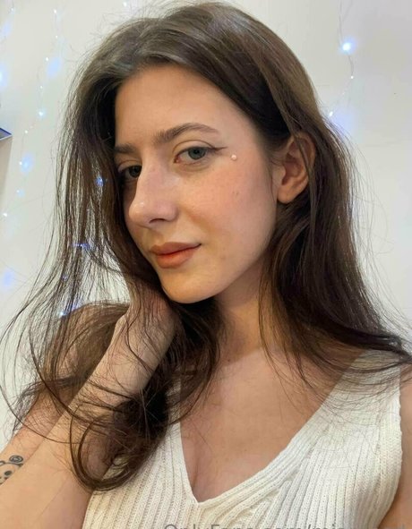 miareeed ポルノスター 画像