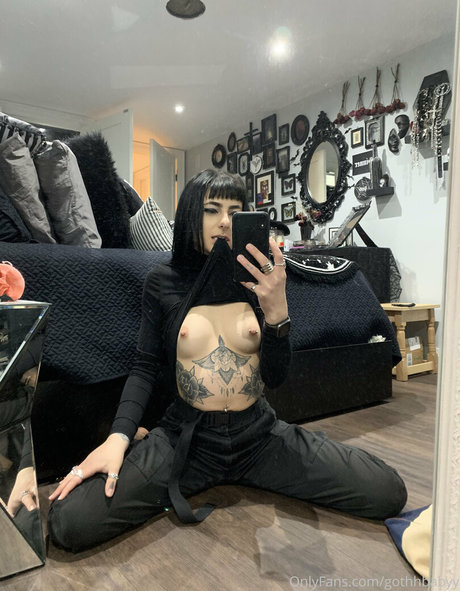 gothhbabyy かわいいポルノスター ギャラリー