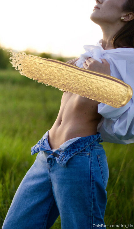 裸の熟女オンリーファンズ アートヌード アーカイブ