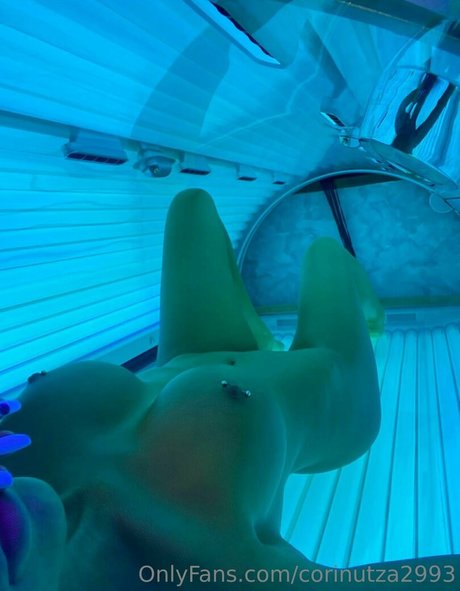 Corinutza2993 ヌードスター 画像