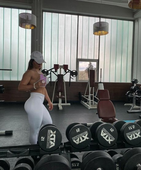 Sarah Slavo 限定モデル 写真