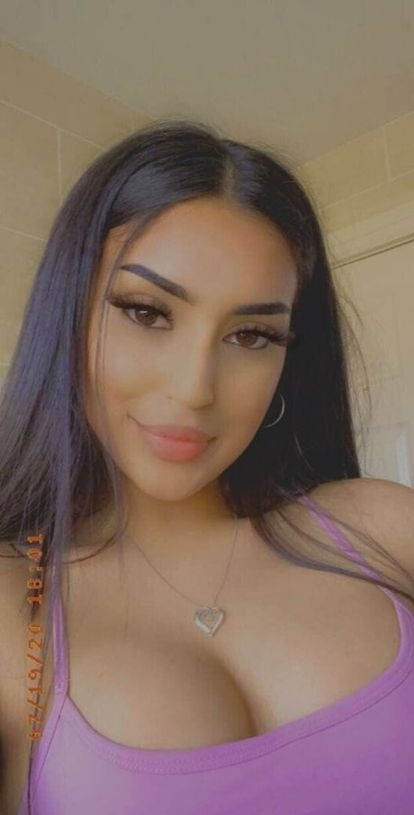 毛深いアジア人オンリーファンズ セクシー裸 写真