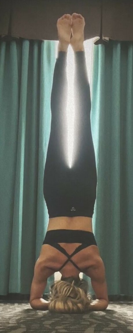 ゲイアナル舐めオンリーファンズ ホット裸 写真